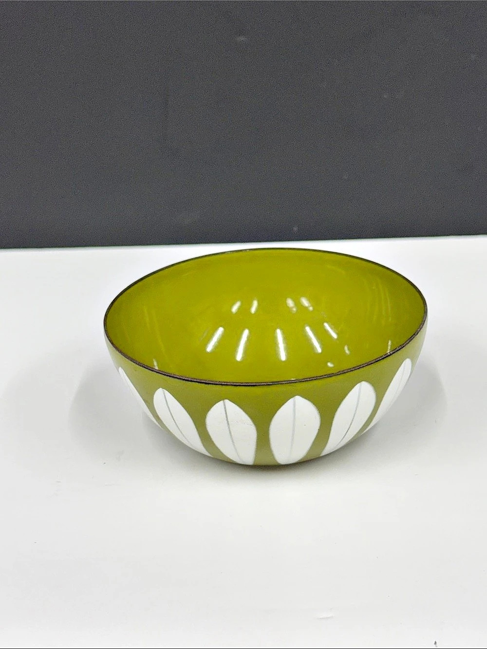 Vintage Cathrineholm Lotus 4” Enamel Bowl – Avocado Green & White – Mid Century